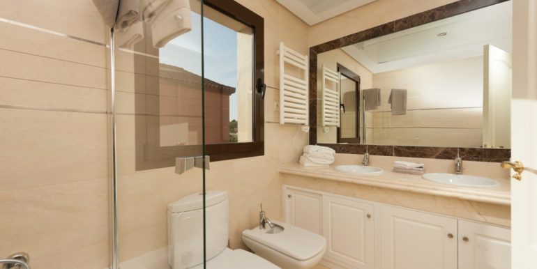 Arrow Head -Marbella- villa golf costa -townhouse -bathroom 6