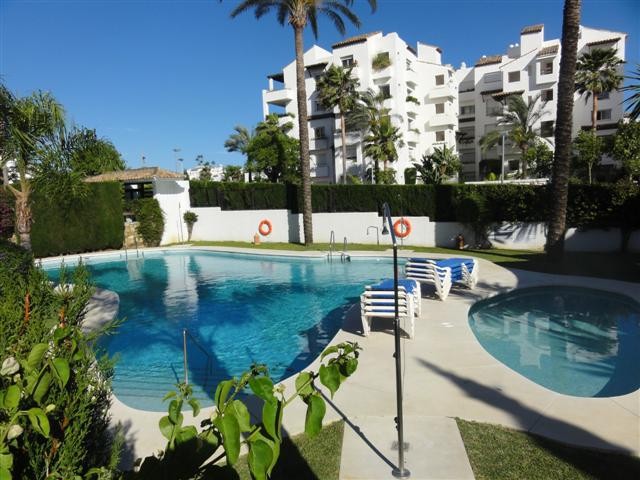 Apartment, Middle Floor Apartment For Sale in Costalita – Málaga
